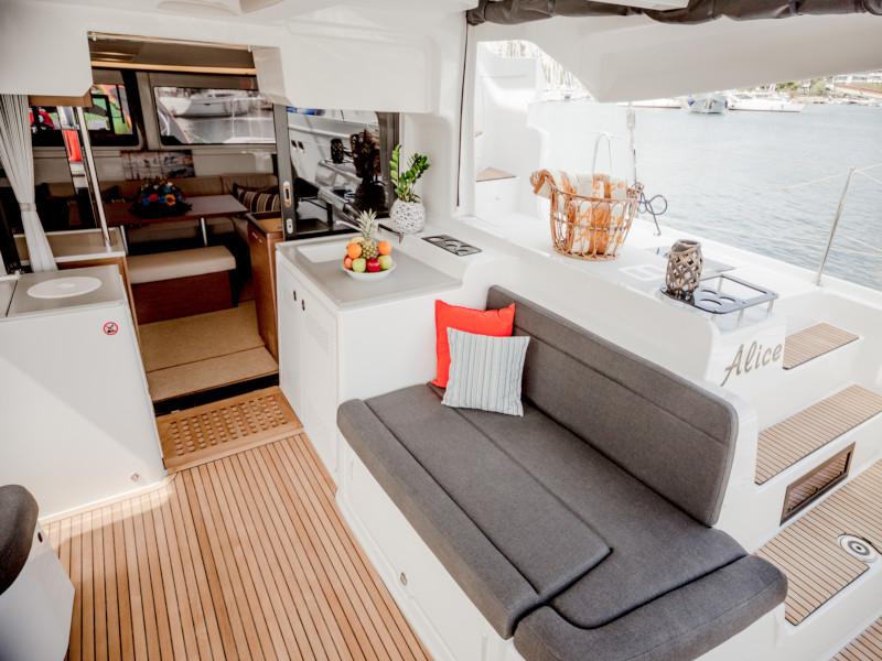Book yachts online - catamaran - Lagoon 46 - ALICE - rent