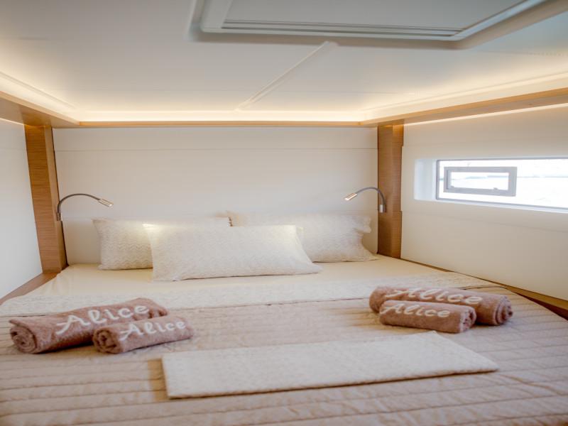 Book yachts online - catamaran - Lagoon 46 - ALICE - rent
