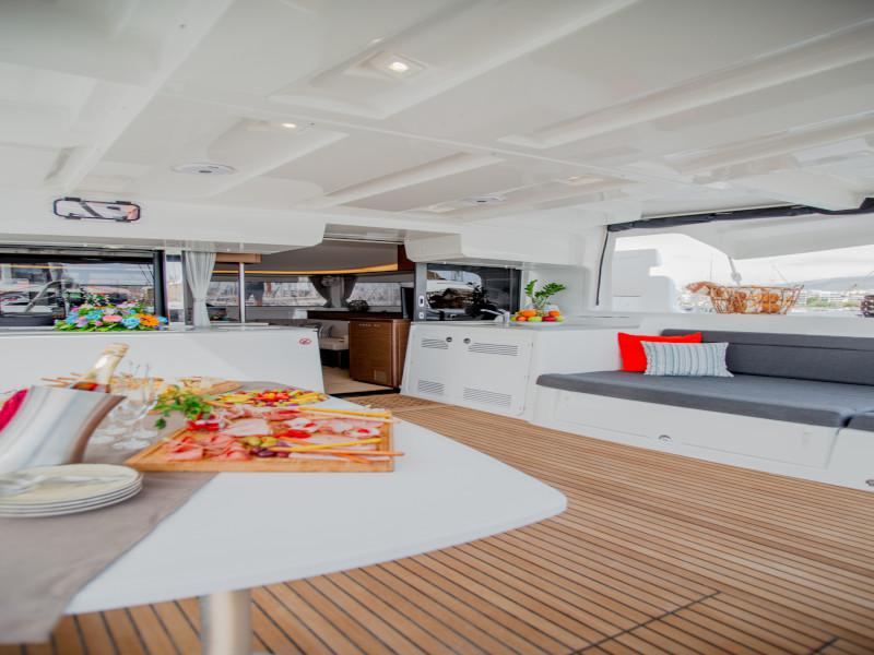Book yachts online - catamaran - Lagoon 46 - ALICE - rent