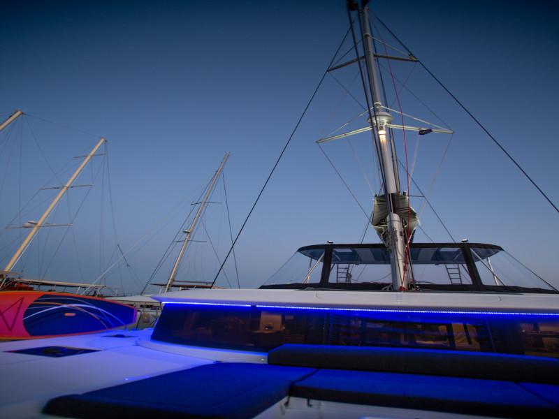 Book yachts online - catamaran - Lagoon 46 - ALICE - rent
