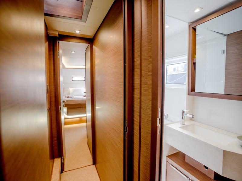 Book yachts online - catamaran - Lagoon 46 - ALICE - rent