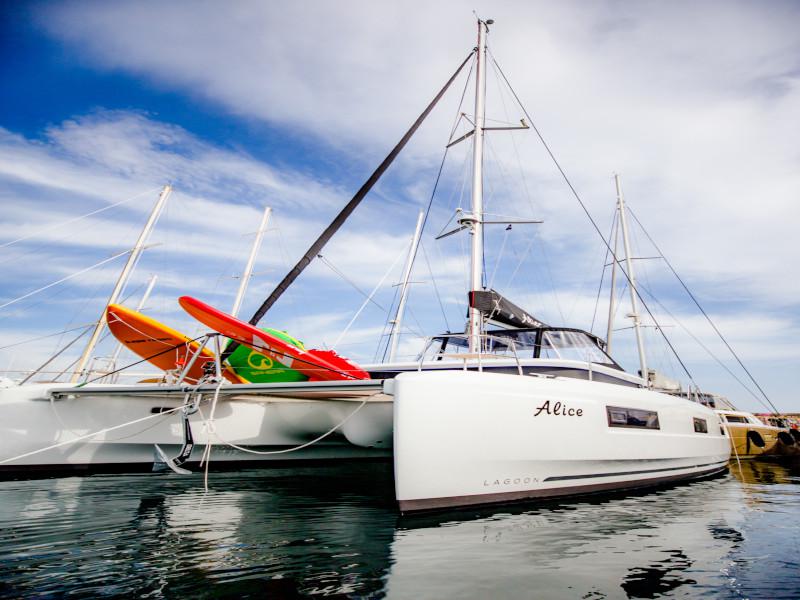Book yachts online - catamaran - Lagoon 46 - ALICE - rent