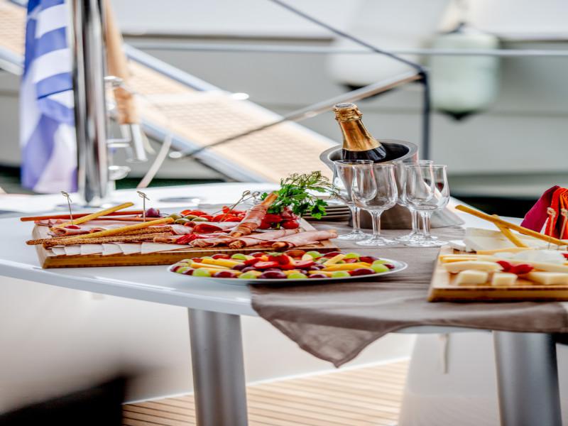 Book yachts online - catamaran - Lagoon 46 - ALICE - rent