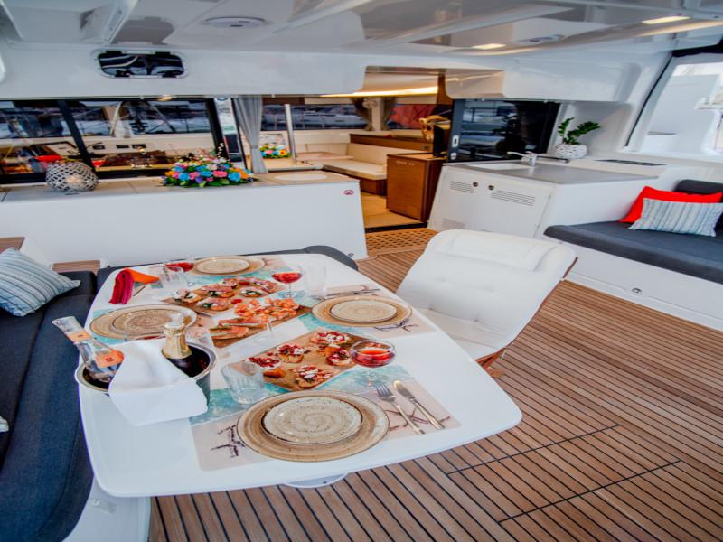 Book yachts online - catamaran - Lagoon 46 - ALICE - rent