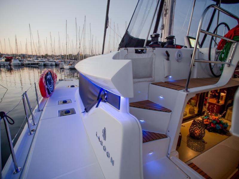 Book yachts online - catamaran - Lagoon 46 - ALICE - rent