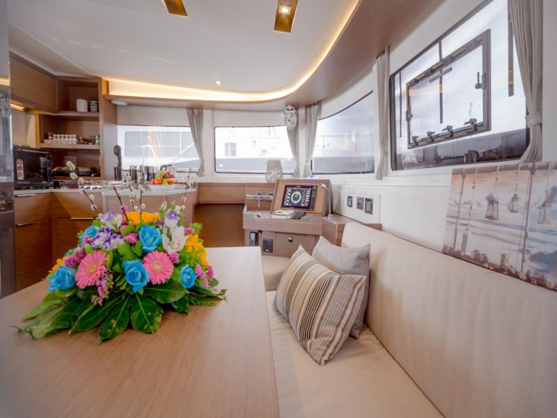 Book yachts online - catamaran - Lagoon 46 - ALICE - rent