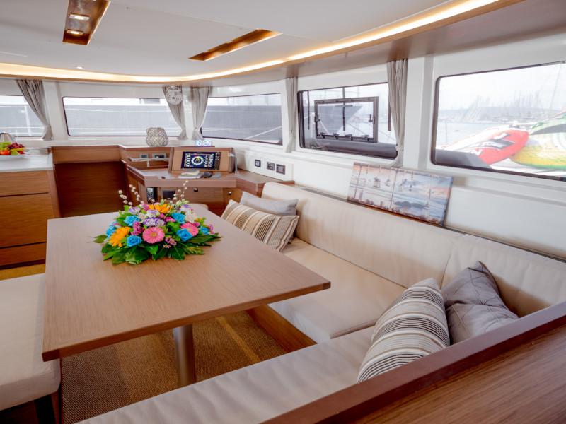 Book yachts online - catamaran - Lagoon 46 - ALICE - rent
