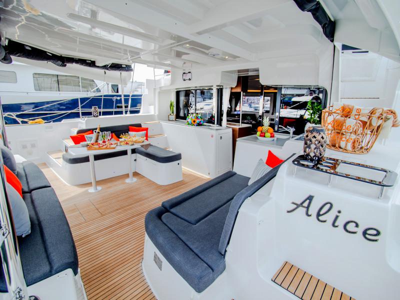 Book yachts online - catamaran - Lagoon 46 - ALICE - rent