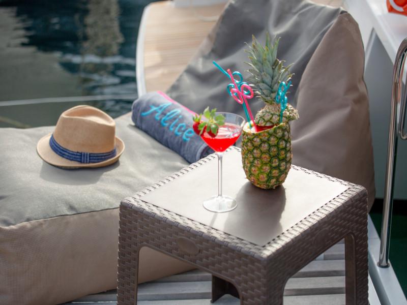 Book yachts online - catamaran - Lagoon 46 - ALICE - rent