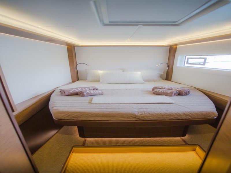 Book yachts online - catamaran - Lagoon 46 - ALICE - rent