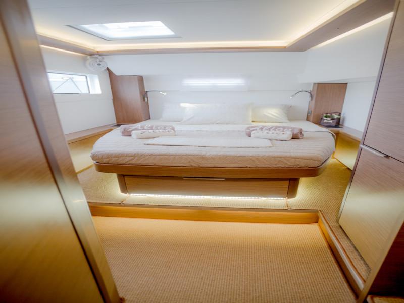 Book yachts online - catamaran - Lagoon 46 - ALICE - rent