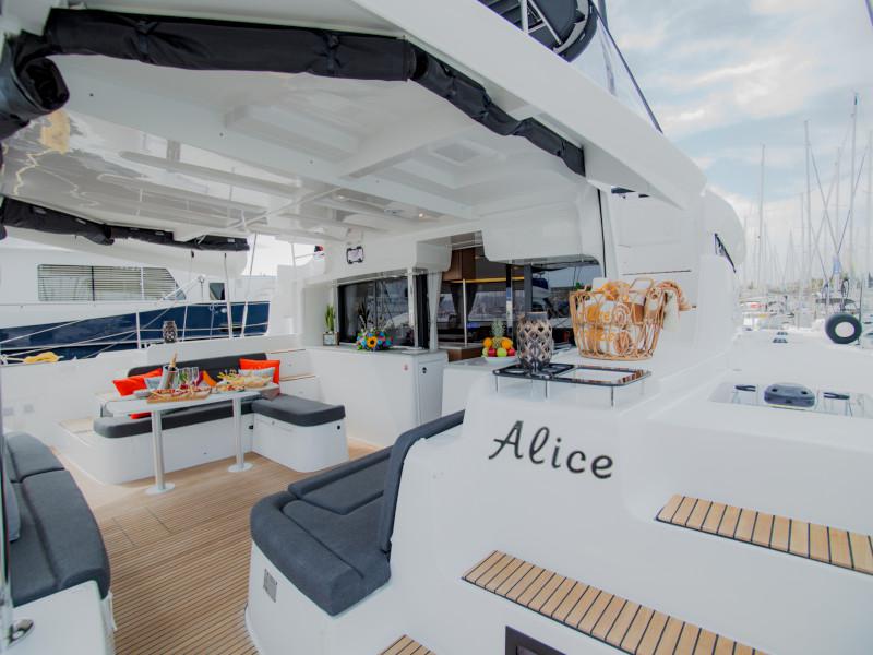 Book yachts online - catamaran - Lagoon 46 - ALICE - rent