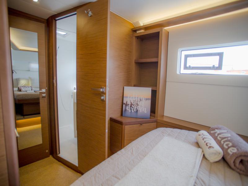 Book yachts online - catamaran - Lagoon 46 - ALICE - rent