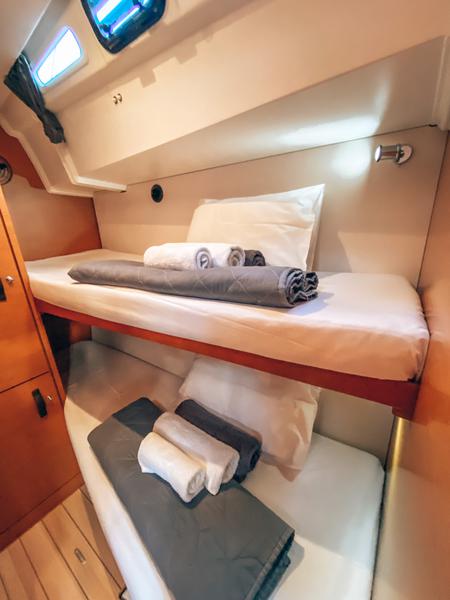 Book yachts online - sailboat - Jeanneau 54 ( A/C ,GENERATOR,INVENTER ) - Sea Force ( A/C - Generator-inverter ) - rent