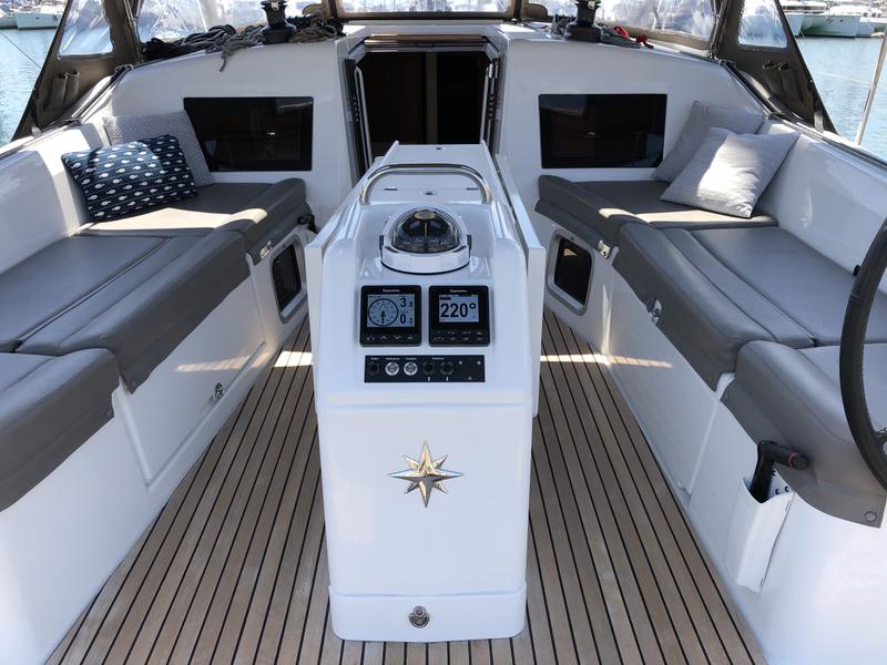 Book yachts online - sailboat - Sun Odyssey 410 ( INVENTER ) - Aquaholic ( inverter-solar panels ) - rent