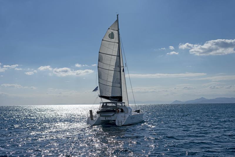 Book yachts online - catamaran - Lagoon 380 ( INVENTER ) - Tiny K. ( inverter-solar panels ) - rent