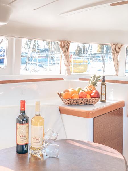 Book yachts online - catamaran - Lagoon 380 ( INVENTER ) - Tiny K. ( inverter-solar panels ) - rent