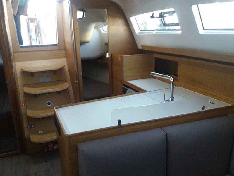 Book yachts online - sailboat - Elan 40 Impression - Estela - rent
