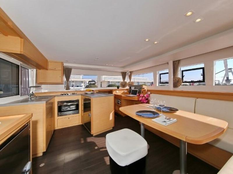 Book yachts online - catamaran - Lagoon 450 F - ONENO - rent