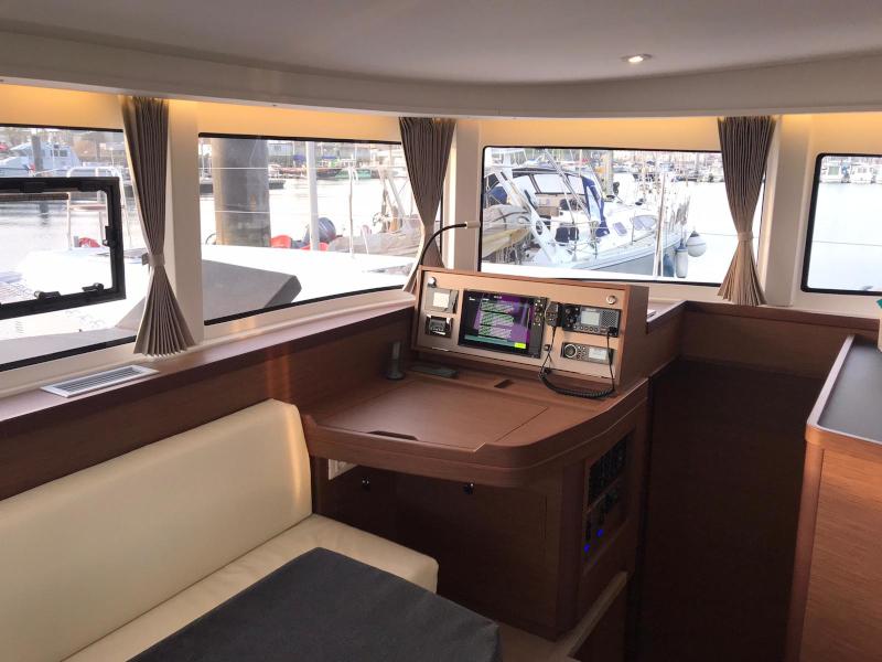 Book yachts online - catamaran - Lagoon 42 - MARTINA TWO - rent