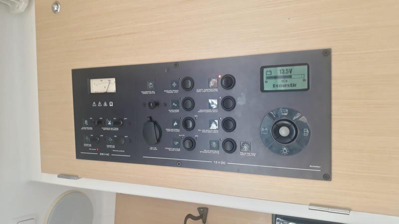 Book yachts online - catamaran - Lagoon 380 - NIRVANA - rent