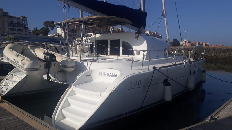 Book yachts online - catamaran - Lagoon 380 - NIRVANA - rent
