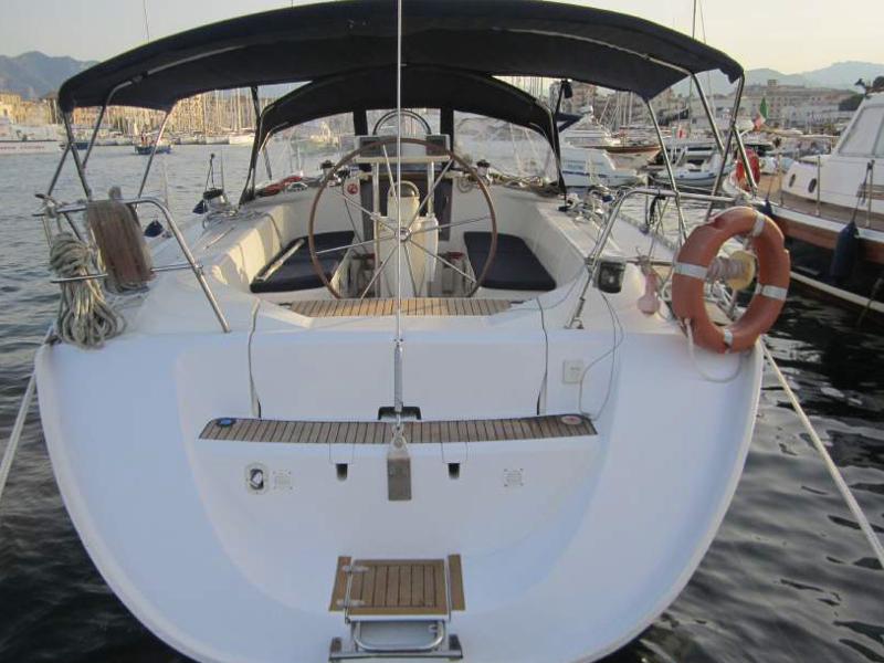 Book yachts online - sailboat - Dufour 43 - Luna - rent