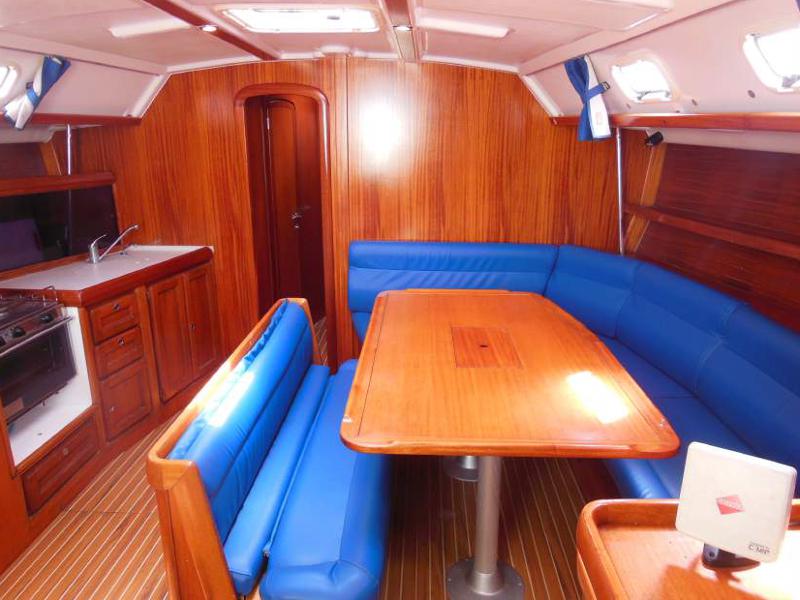 Book yachts online - sailboat - Dufour 43 - Luna - rent