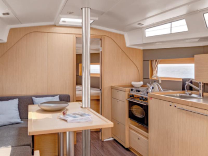 Book yachts online - sailboat - Oceanis 38 - Kiriaki - rent