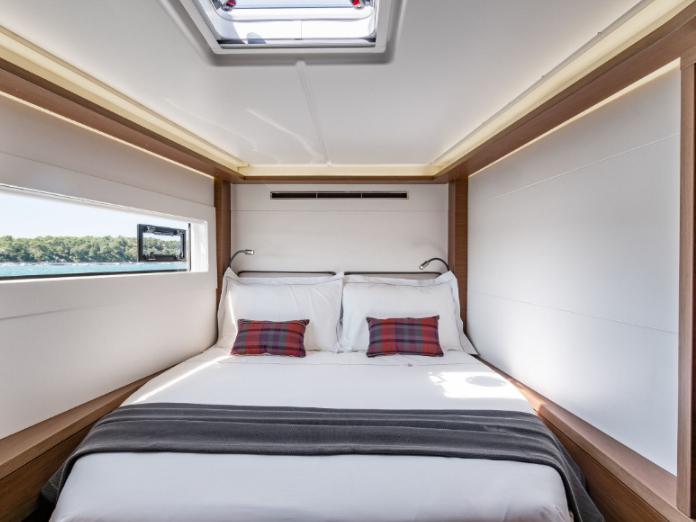 Book yachts online - catamaran - Lagoon 46 - PINSON - rent