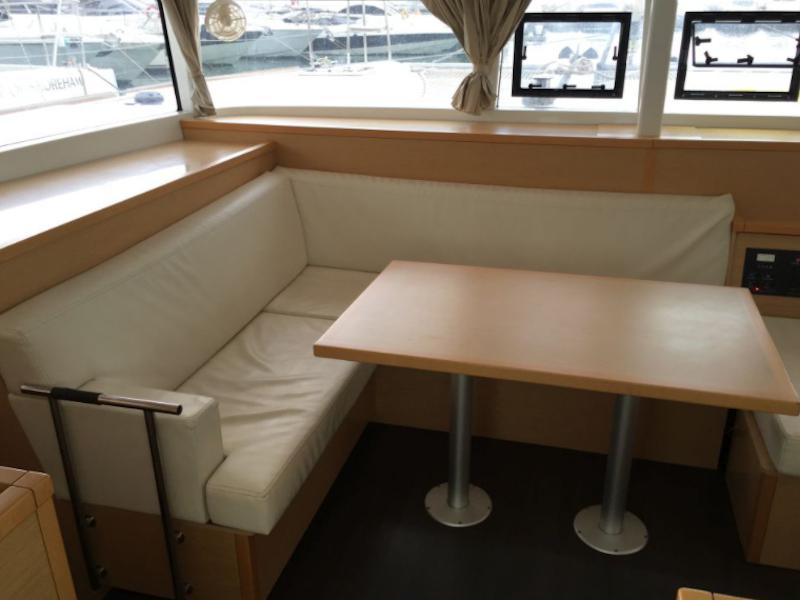 Book yachts online - catamaran - Lagoon 400 S2 - Easir - rent