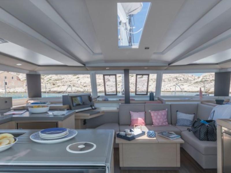 Book yachts online - catamaran - Astréa 42 - Elwe - rent