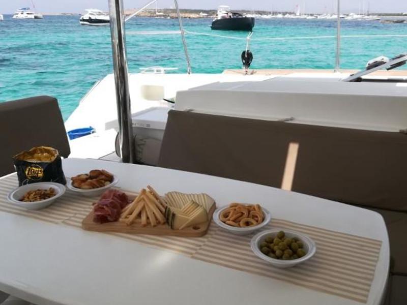 Book yachts online - catamaran - Lagoon 450 - Allegra - rent