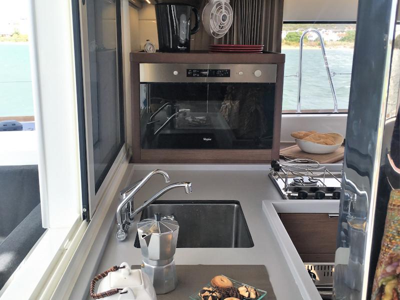 Book yachts online - catamaran - Lagoon 40 - Laguna Goo - rent