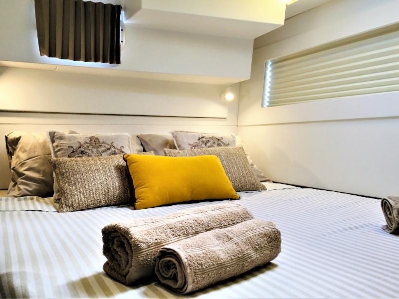 Book yachts online - catamaran - Lagoon 40 - Laguna Goo - rent