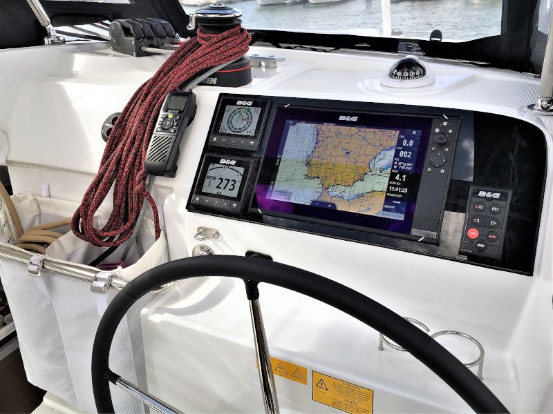 Book yachts online - catamaran - Lagoon 40 - Laguna Goo - rent