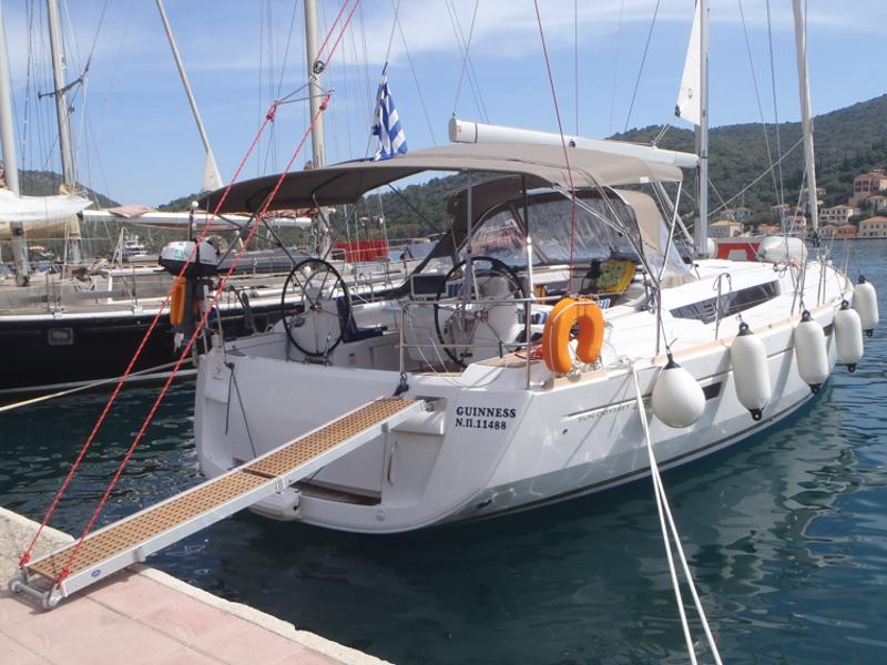 Book yachts online - sailboat - Sun Odyssey 479 - Guinness  - 4 electric WC - new sails 2022 - rent