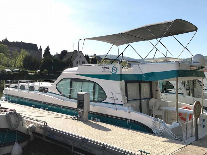 Book yachts online - motorboat - Octo Fly C - ANGOULEME FR - rent