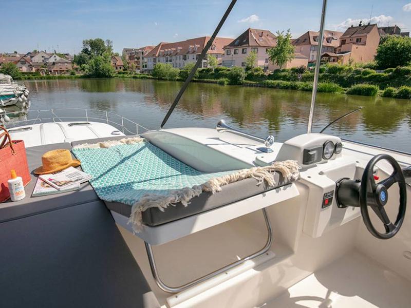 Book yachts online - motorboat - Sixto Fly C - LUTZELBOURG FR - rent
