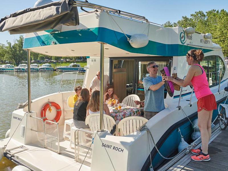 Book yachts online - motorboat - Sixto Fly C - Beaune - rent