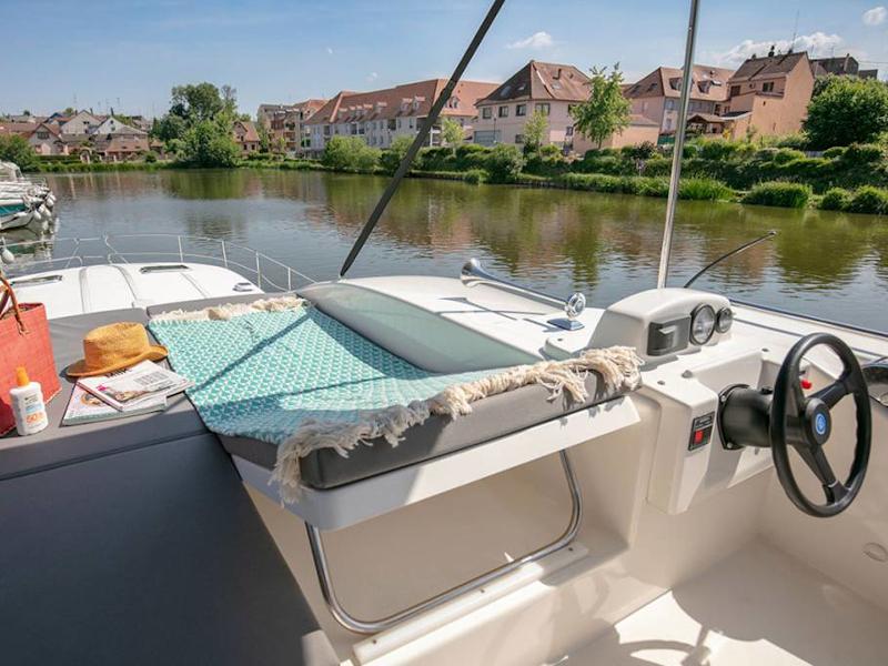 Book yachts online - motorboat - Quattro Fly C - NEUWILLER FR - rent
