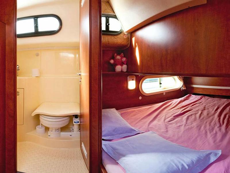 Book yachts online - motorboat - Sedan 1000 - REDON FR - rent