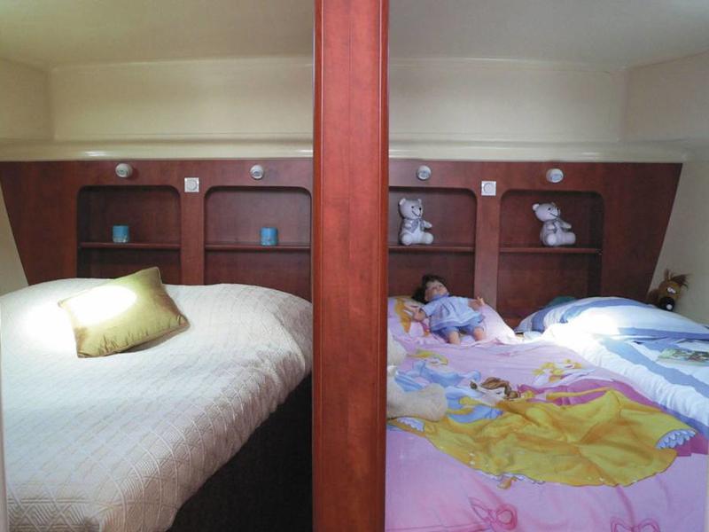 Book yachts online - motorboat - Estivale Quattro B - AGDE FR - rent