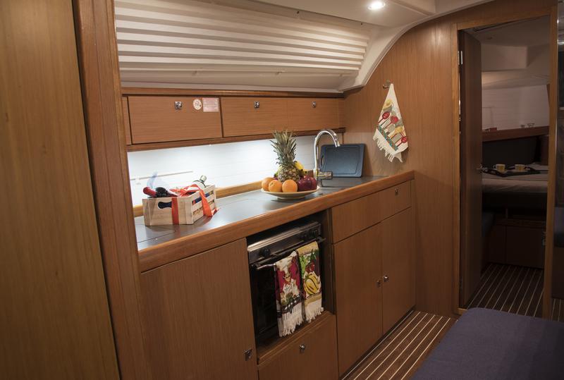 Book yachts online - sailboat - Bavaria Cruiser 41 - Erato  - rent