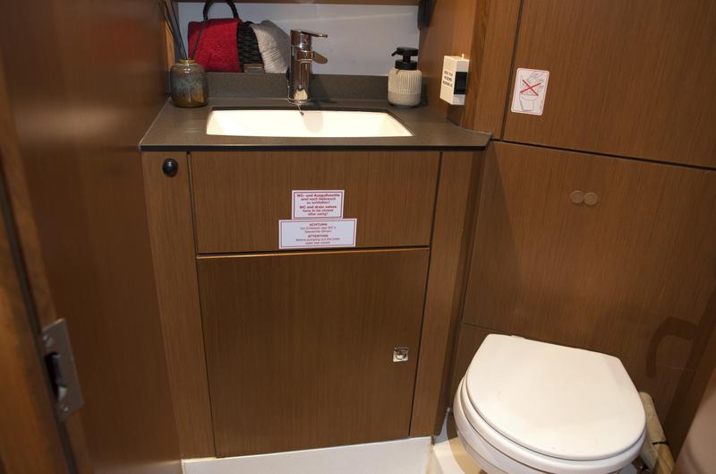 Book yachts online - sailboat - Bavaria Cruiser 41 - Erato  - rent