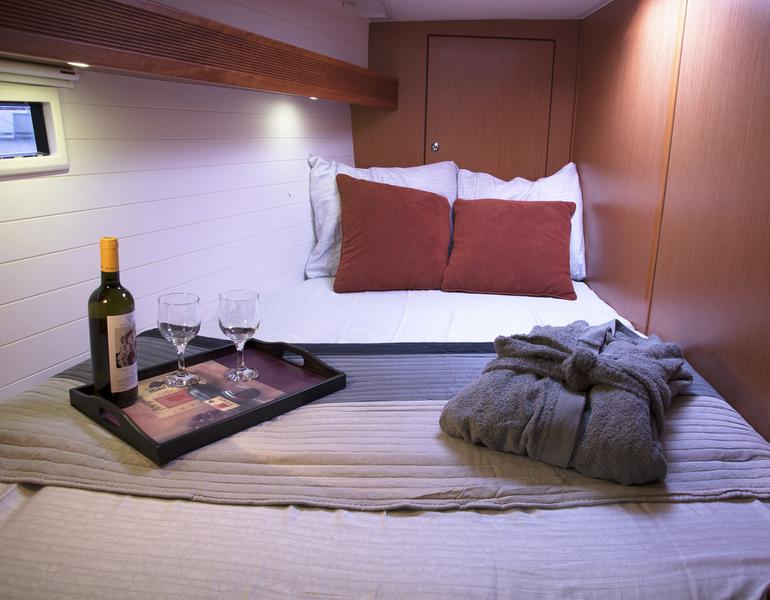 Book yachts online - sailboat - Bavaria Cruiser 45 - Sea Melody  - rent