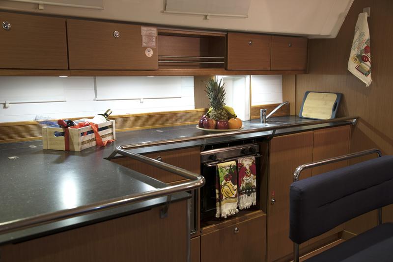 Book yachts online - sailboat - Bavaria Cruiser 45 - Sea Melody  - rent