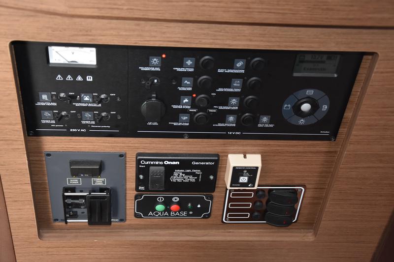 Book yachts online - catamaran - Lagoon 42 (A/C, Watermaker, Gen) - ZAKI - rent