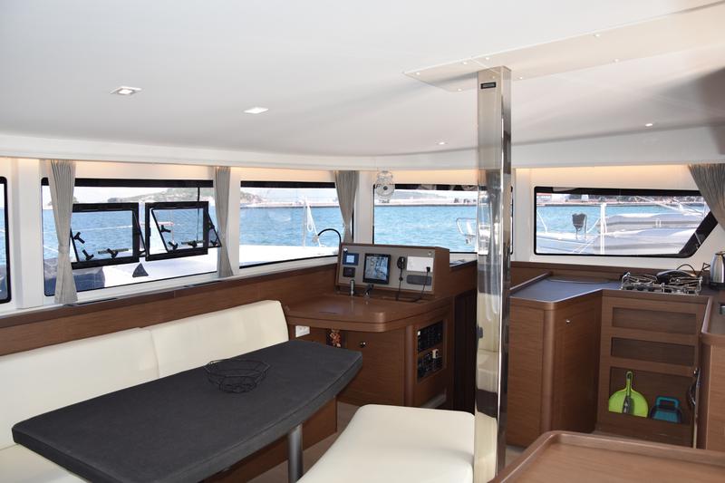 Book yachts online - catamaran - Lagoon 42 (AC, Gen, Watermaker) - ANTEL AC,Gen,W.maker - rent