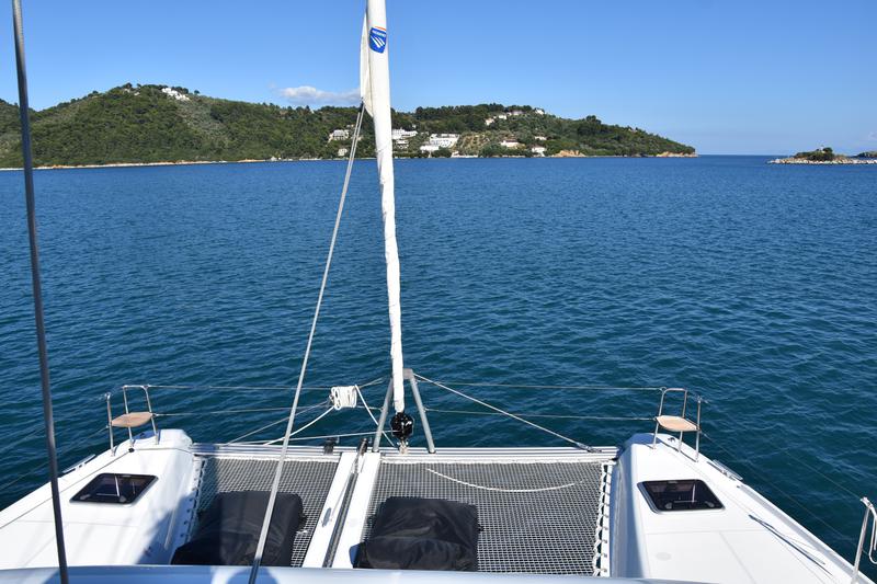 Book yachts online - catamaran - Lagoon 42 (AC, Gen, Watermaker) - ANTEL AC,Gen,W.maker - rent